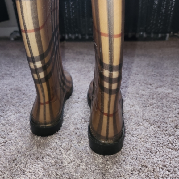 Authentic Burberry Rainboots, size 37 Women - Picture 6 of 6